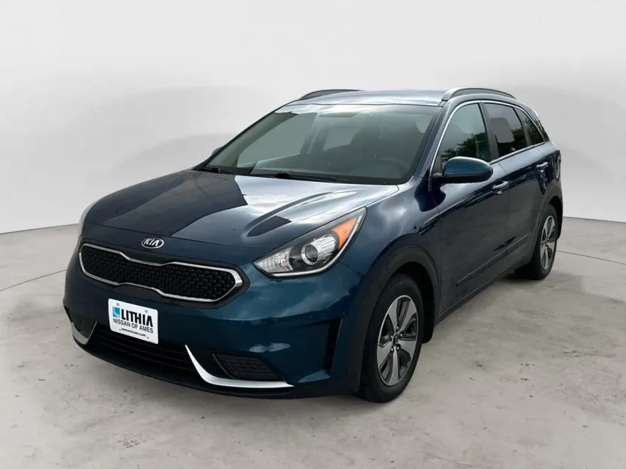 2017 Kia Niro FE LX photo 1