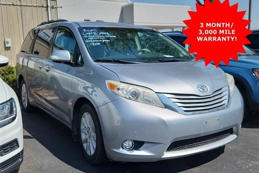 2013 Toyota Sienna Limited photo 1
