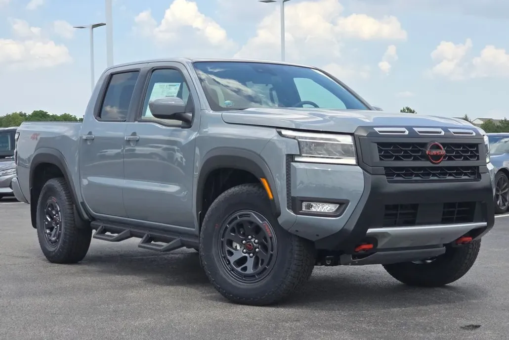 2025 Nissan Frontier PRO-4X photo 1