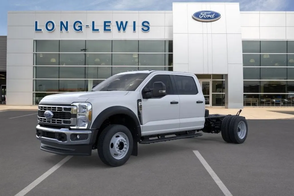 2025 Ford F-450 photo 1