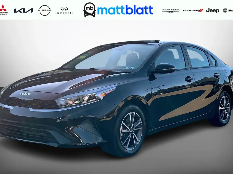 2023 Kia Forte LXS photo 1