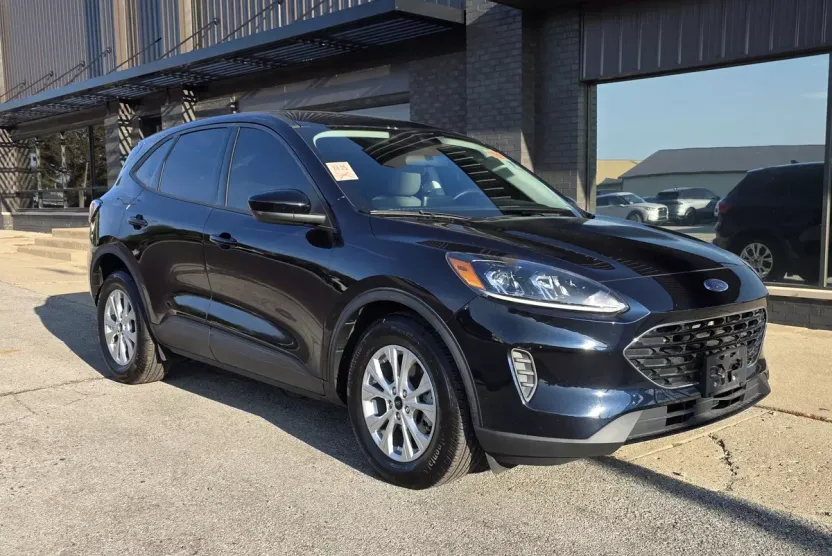 2021 Ford Escape SE Hybrid photo 1