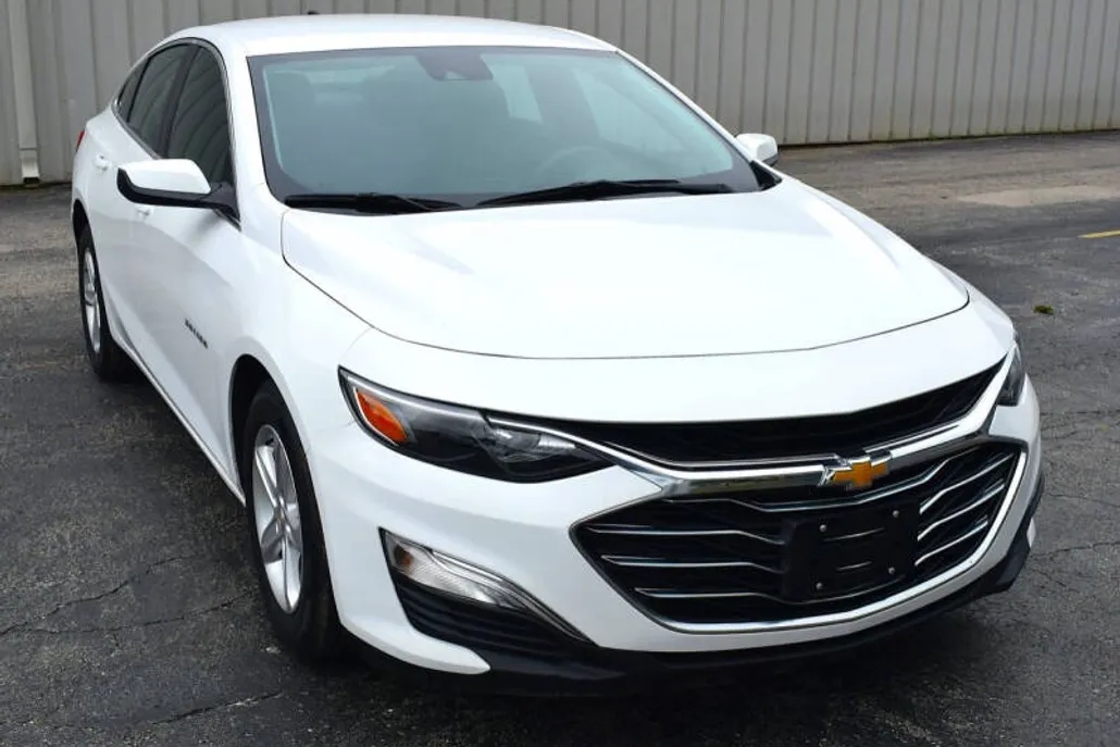 2024 Chevrolet Malibu LS photo 1