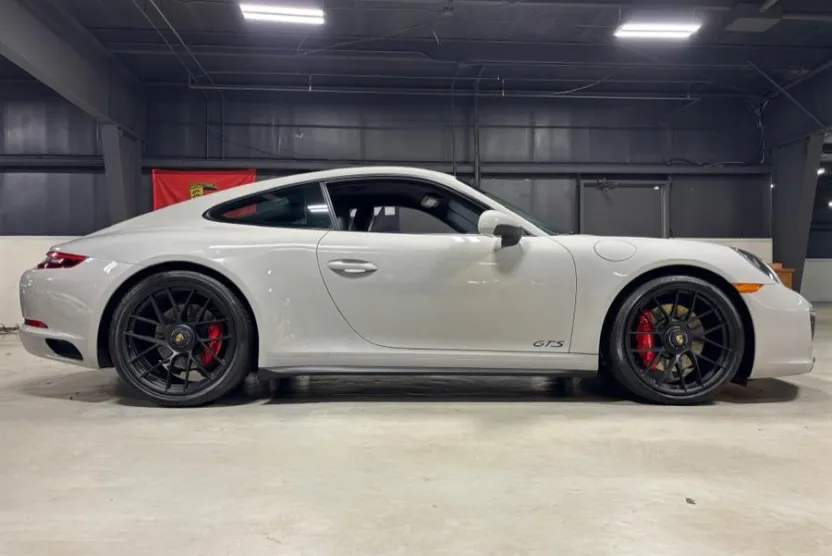 2018 Porsche 911 GTS Coupe photo 1