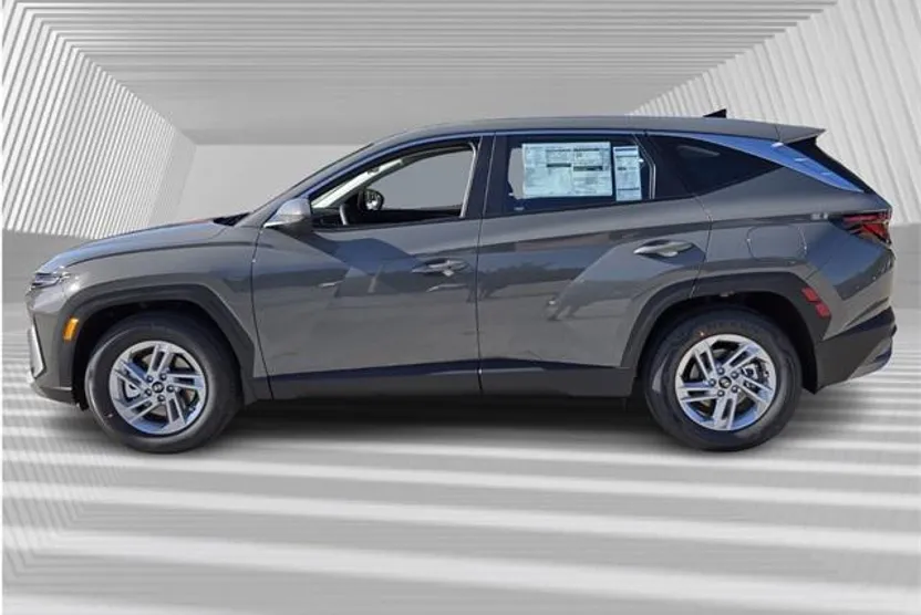2026 Hyundai Tucson SE photo 1