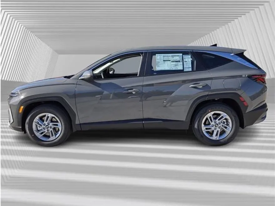 2026 Hyundai Tucson SE photo 1