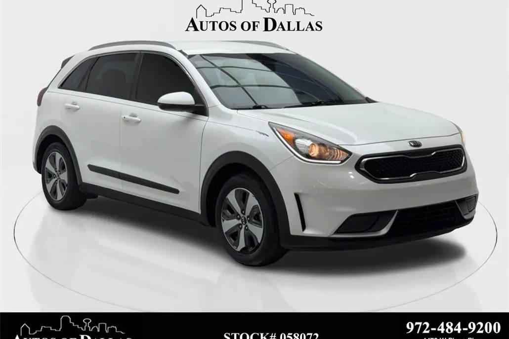 2017 Kia Niro LX photo 1