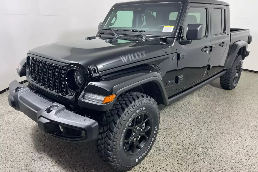 2025 Jeep Gladiator Willys photo 1