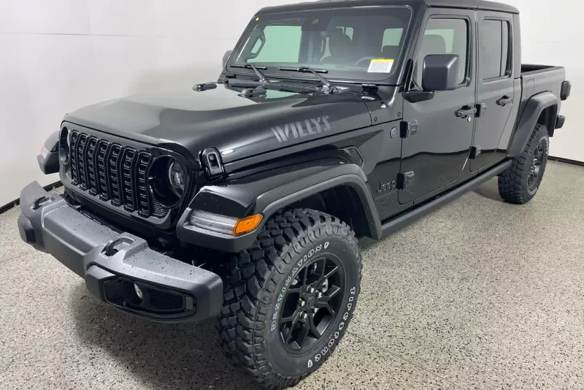 2025 Jeep Gladiator Willys photo 1