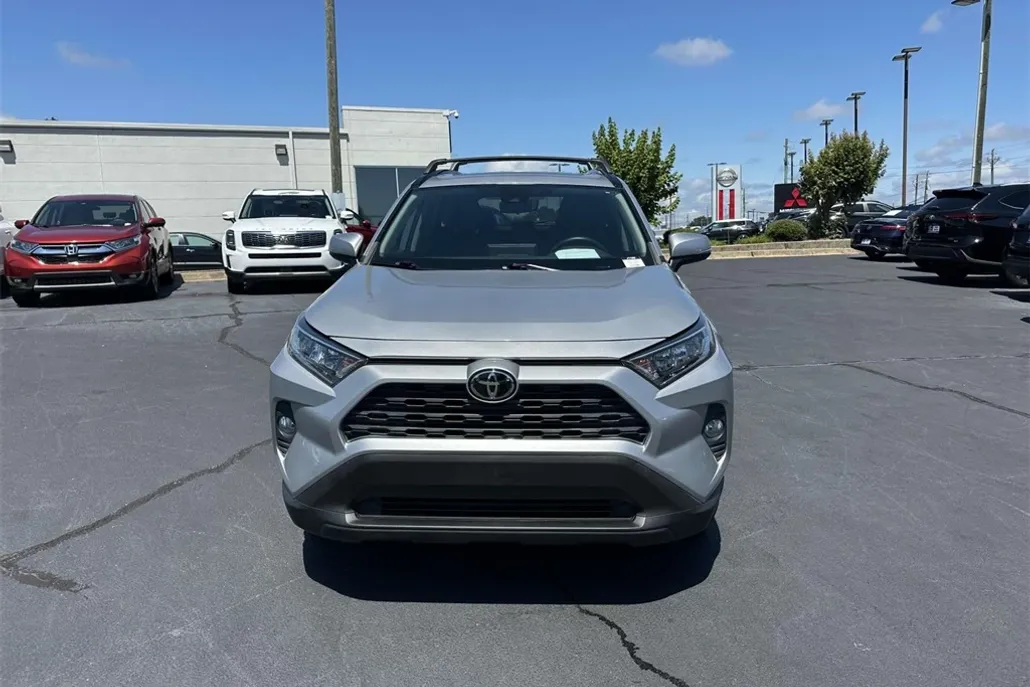 2021 Toyota RAV4 XLE Premium photo 1