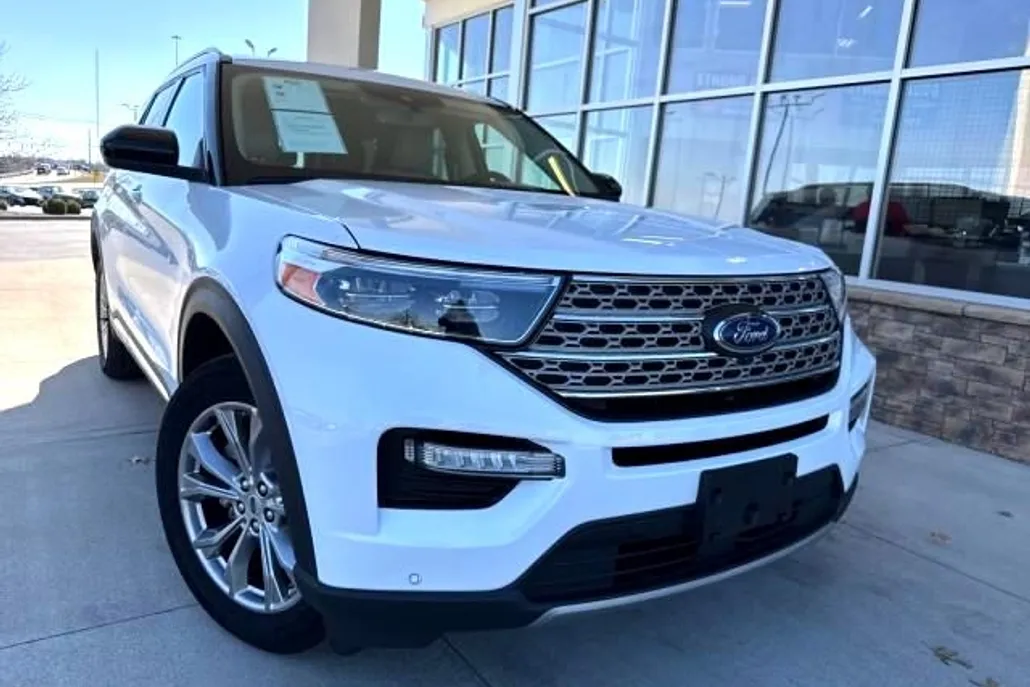 2023 Ford Explorer Limited photo 1