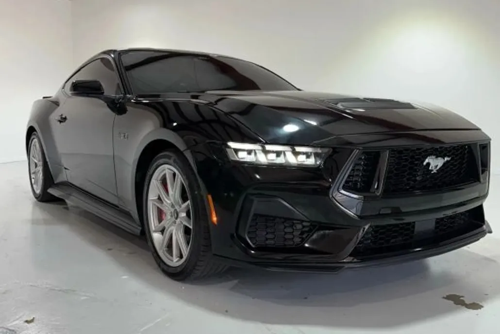2024 Ford Mustang GT Premium photo 1