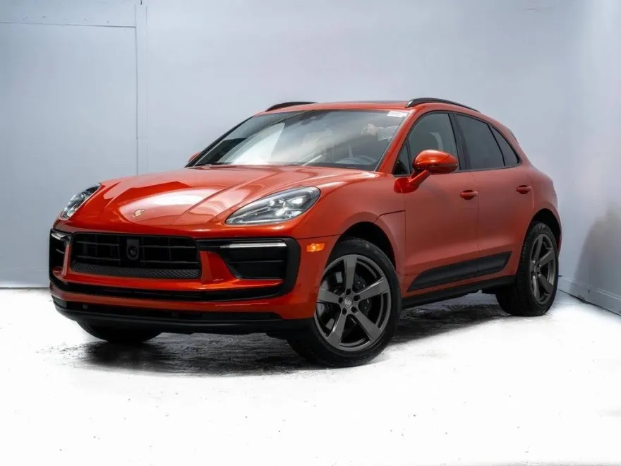 2025 Porsche Macan photo 1