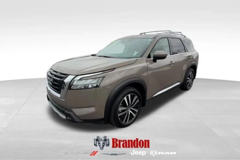 2025 Nissan Pathfinder Platinum photo 1