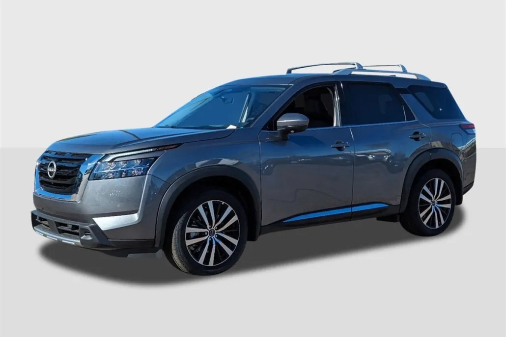 2025 Nissan Pathfinder Platinum photo 1
