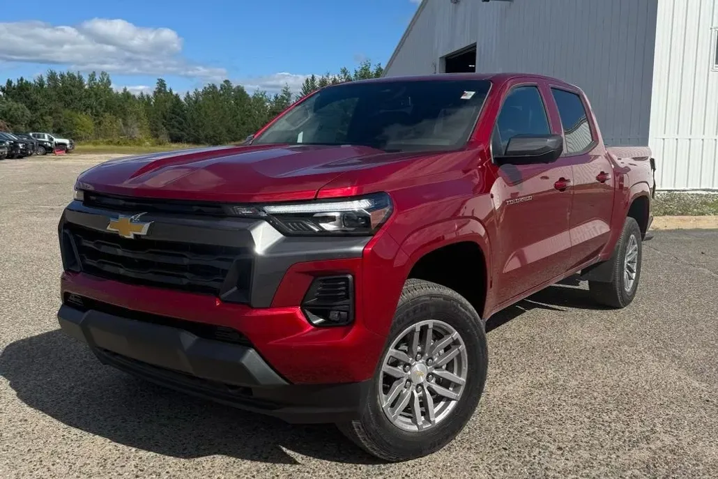 2026 Chevrolet Colorado LT photo 1