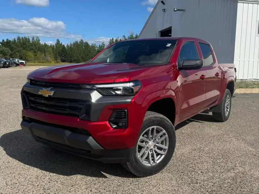 2026 Chevrolet Colorado LT photo 1