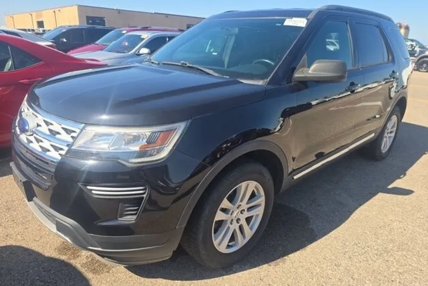 2019 Ford Explorer XLT photo 1