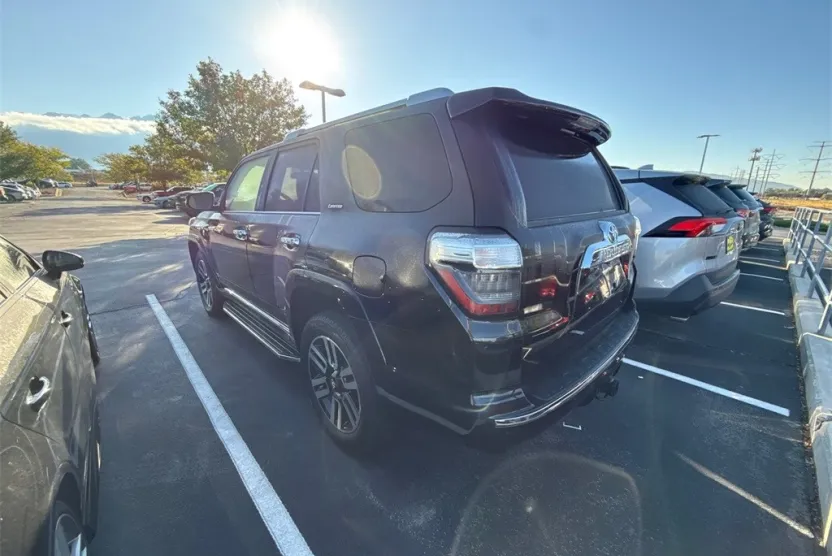 2018 Toyota 4Runner Limited photo 1