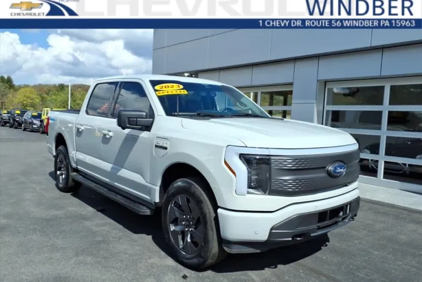 2023 Ford F-150 Lightning XLT photo 1