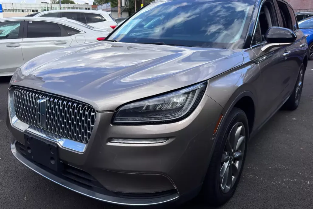 2021 Lincoln Corsair Standard photo 1
