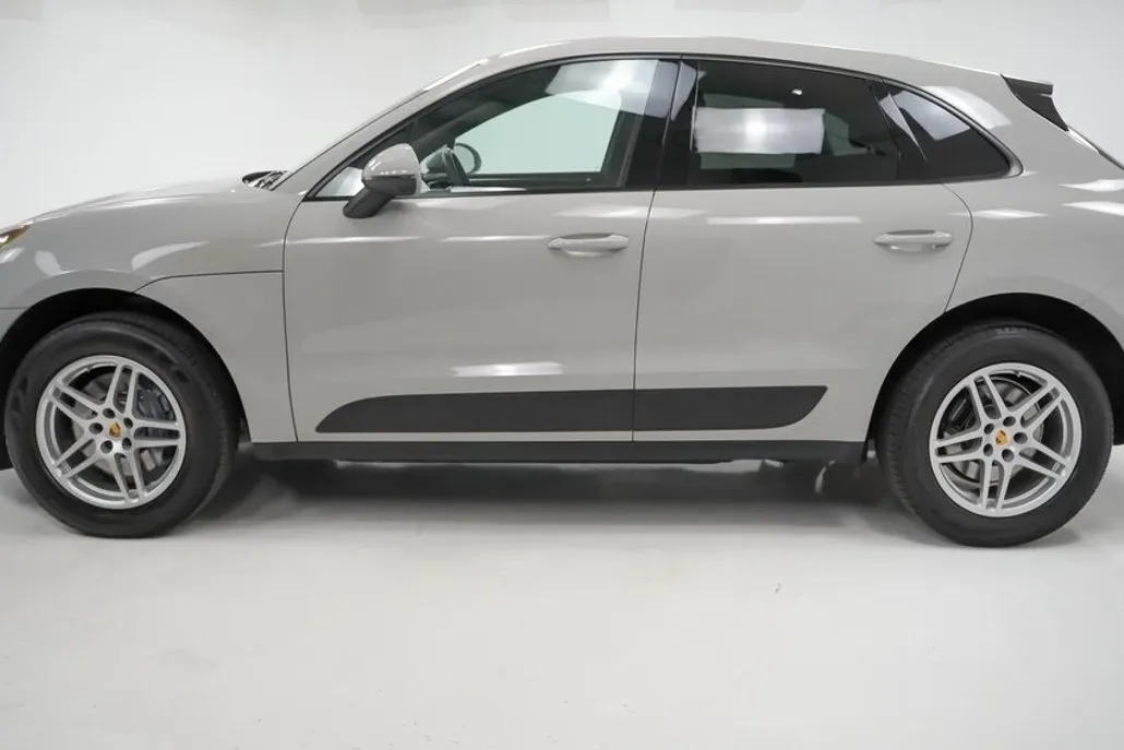 2021 Porsche Macan Base photo 1