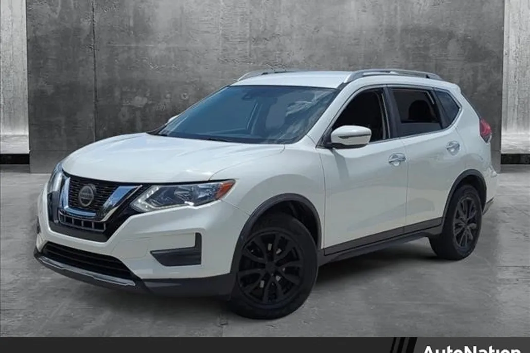 2019 Nissan Rogue SV photo 1