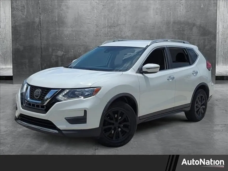 2019 Nissan Rogue SV photo 1
