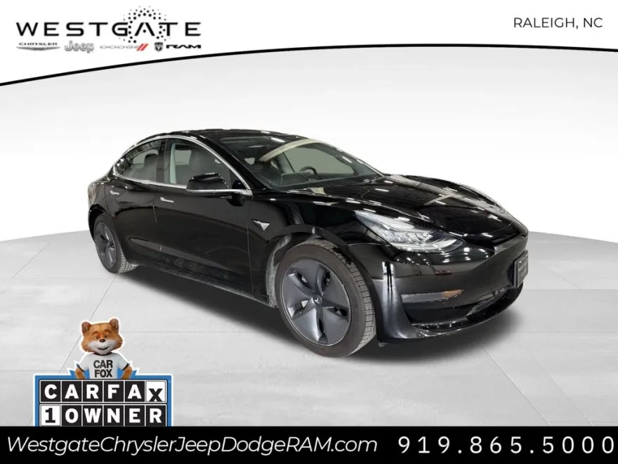 2019 Tesla Model 3 Standard Range Plus photo 1