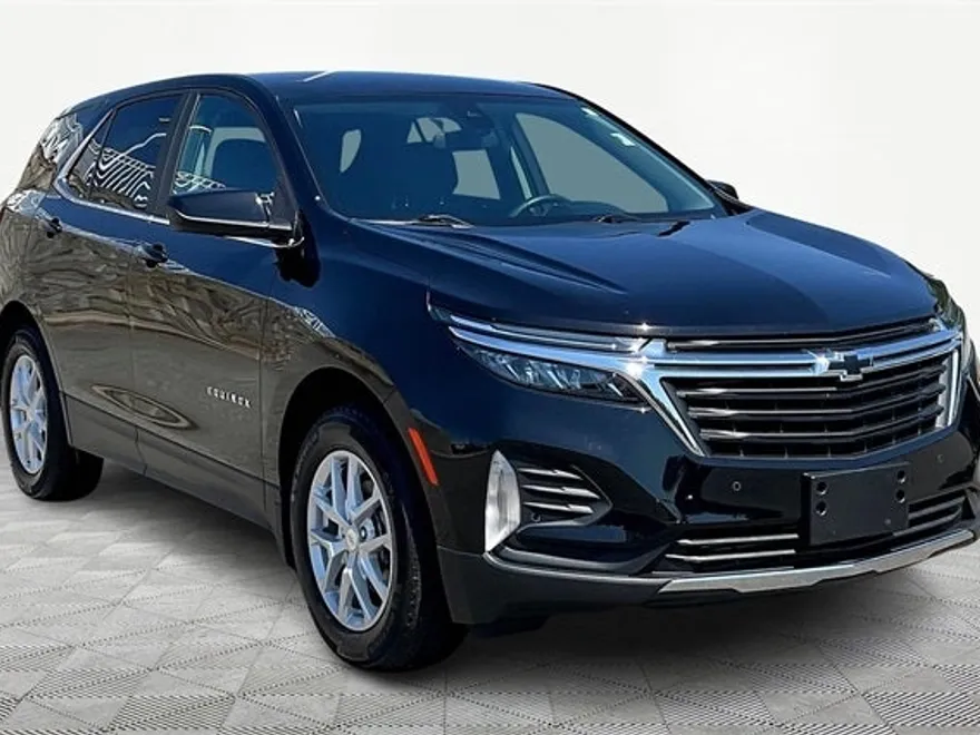 2023 Chevrolet Equinox LT photo 1