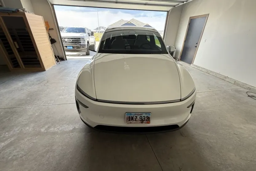 2026 Tesla Model Y Long Range photo 1