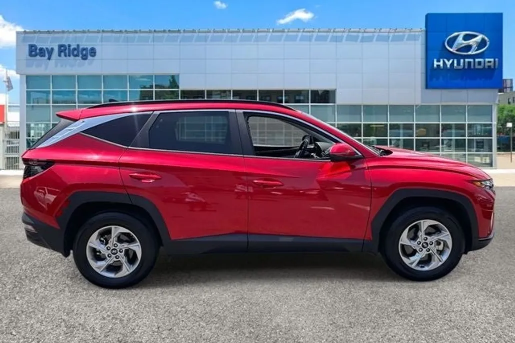 2022 Hyundai Tucson SEL photo 1