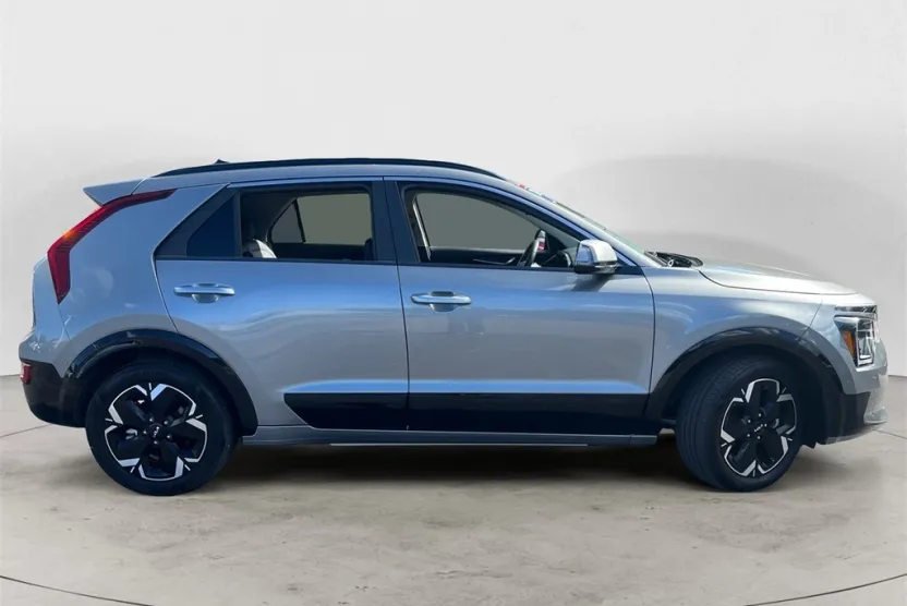 2024 Kia Niro EV Wave photo 1
