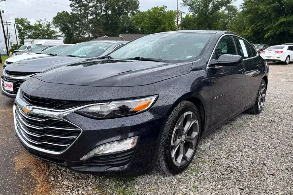 2023 Chevrolet Malibu 1LT photo 1
