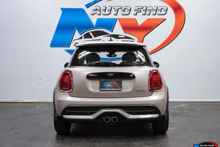 2022 Mini Cooper Hardtop 2 Door Signature photo 1