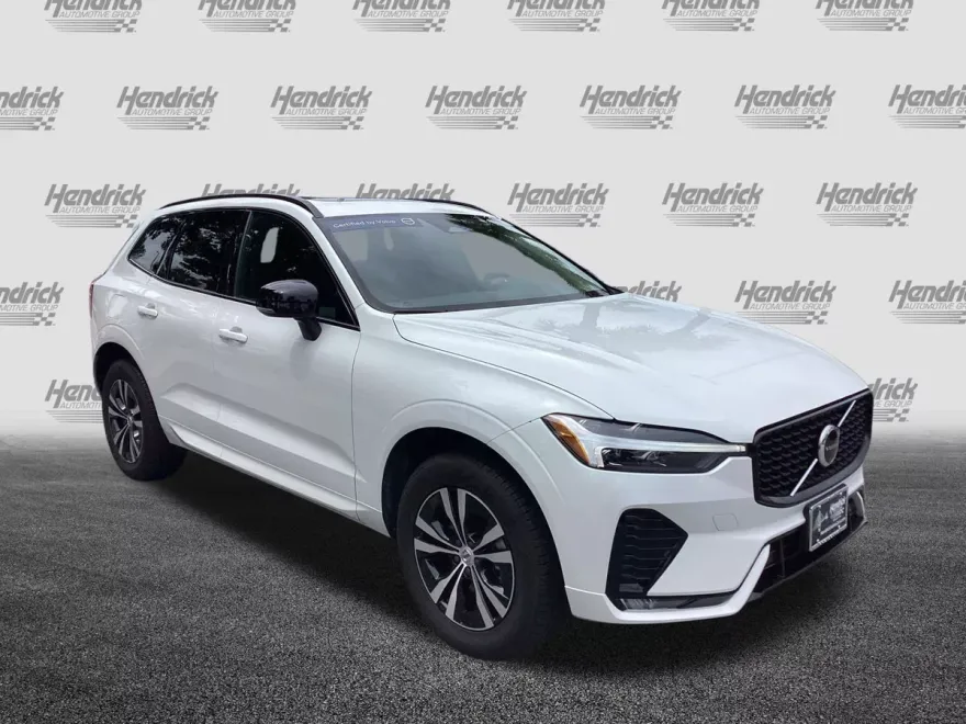 2025 Volvo XC60 Core photo 1