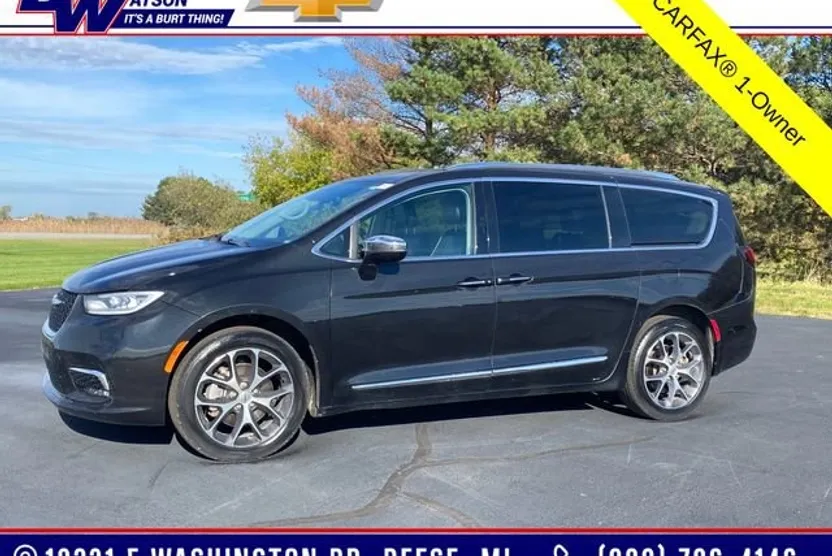 2021 Chrysler Pacifica Limited photo 1