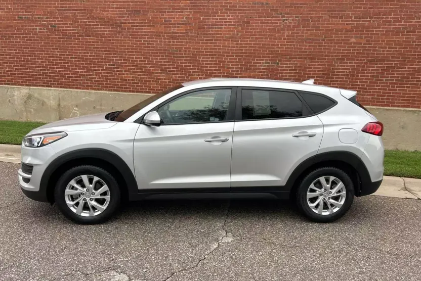 2019 Hyundai Tucson SE photo 1