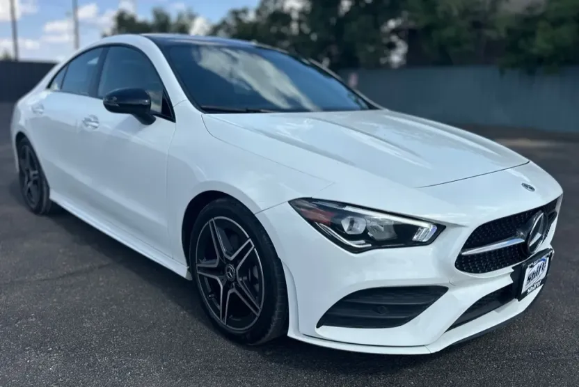 2021 Mercedes Benz CLA 250 4MATIC photo 1