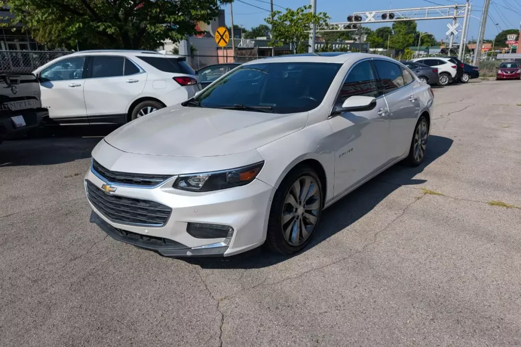 2016 Chevrolet Malibu LTZ photo 1