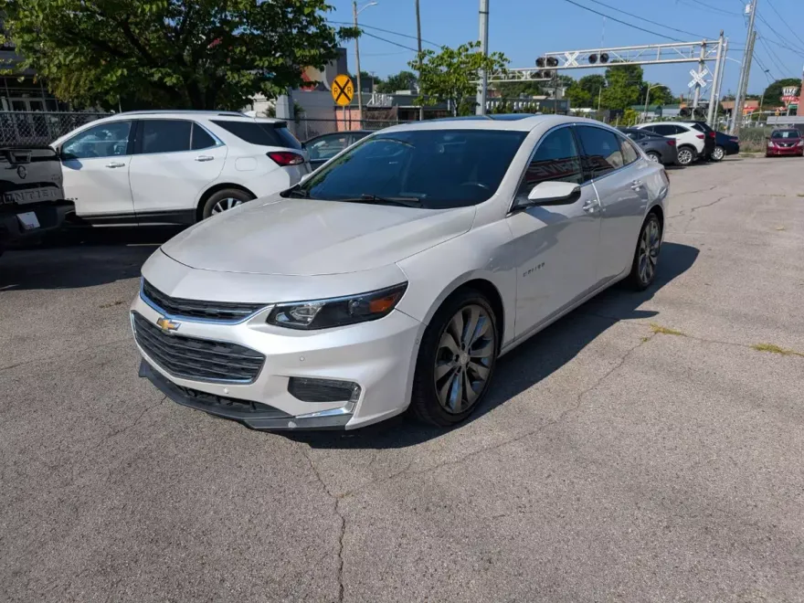 2016 Chevrolet Malibu LTZ photo 1