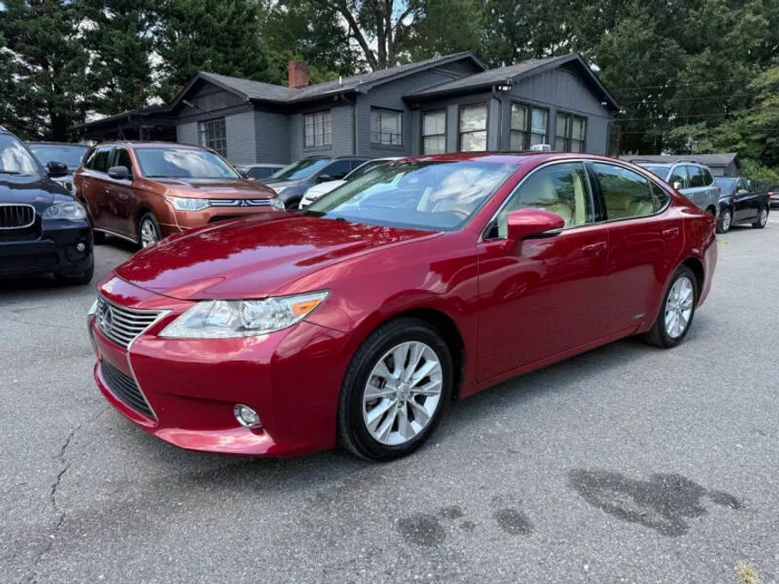 2015 Lexus ES 300h photo 1