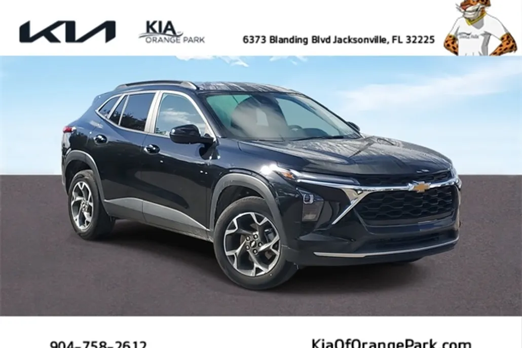 2024 Chevrolet Trax LT photo 1