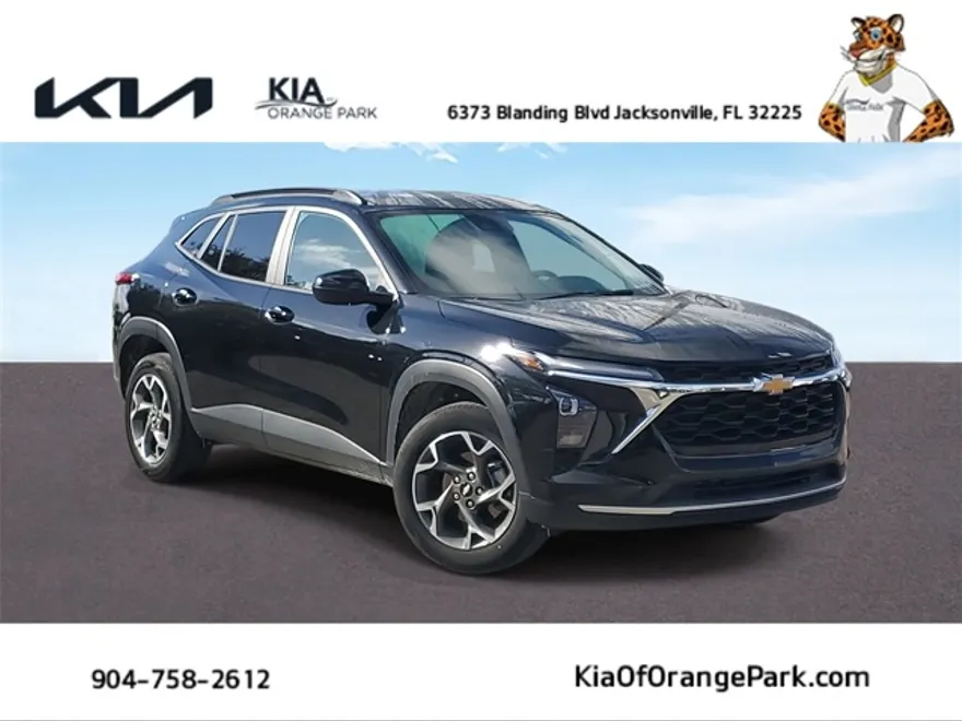 2024 Chevrolet Trax LT photo 1