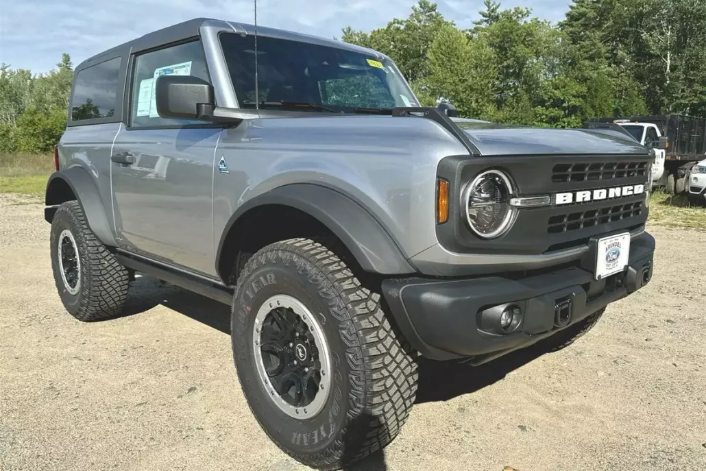 2024 Ford Bronco Black Diamond photo 1
