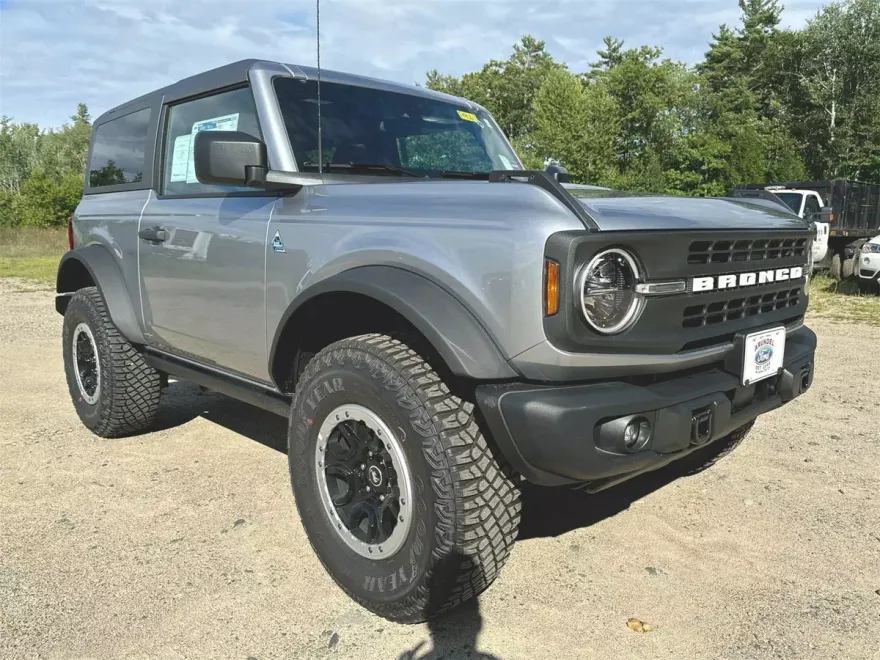 2024 Ford Bronco Black Diamond photo 1