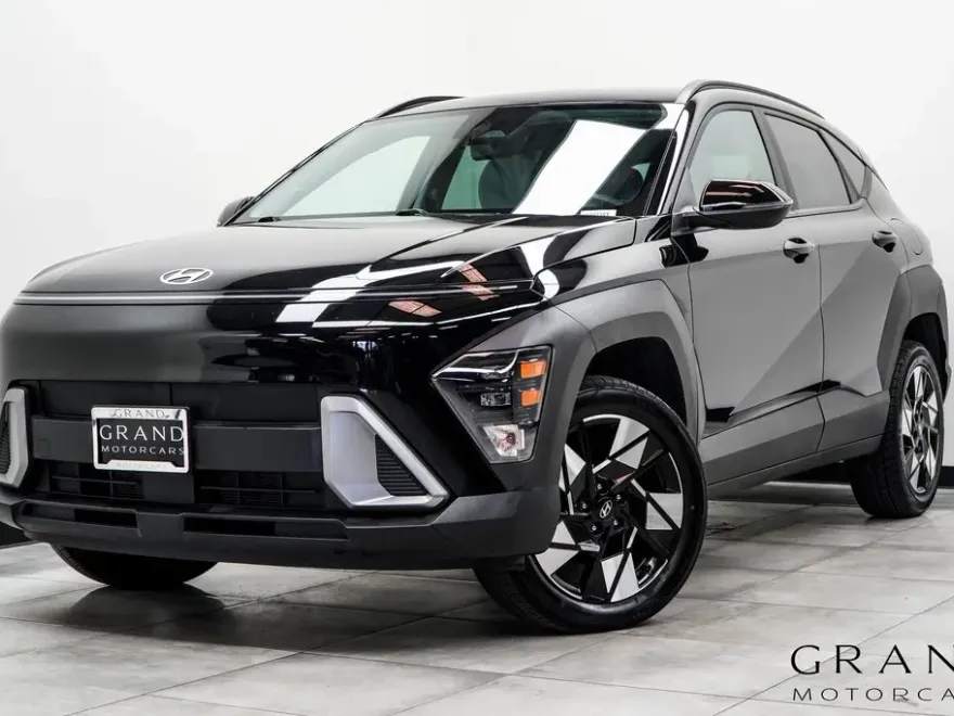 2025 Hyundai Kona SEL photo 1