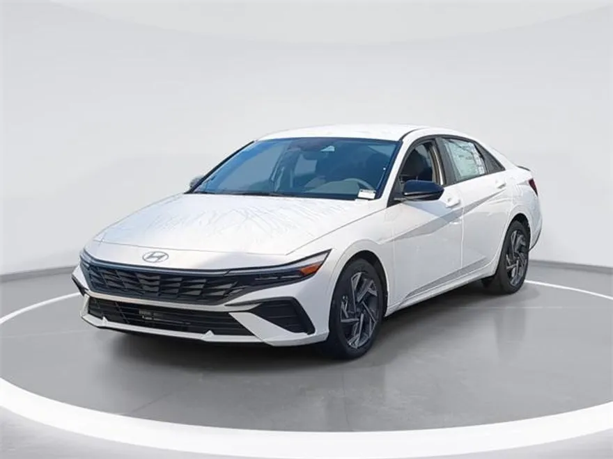 2025 Hyundai Elantra SEL Sport photo 1