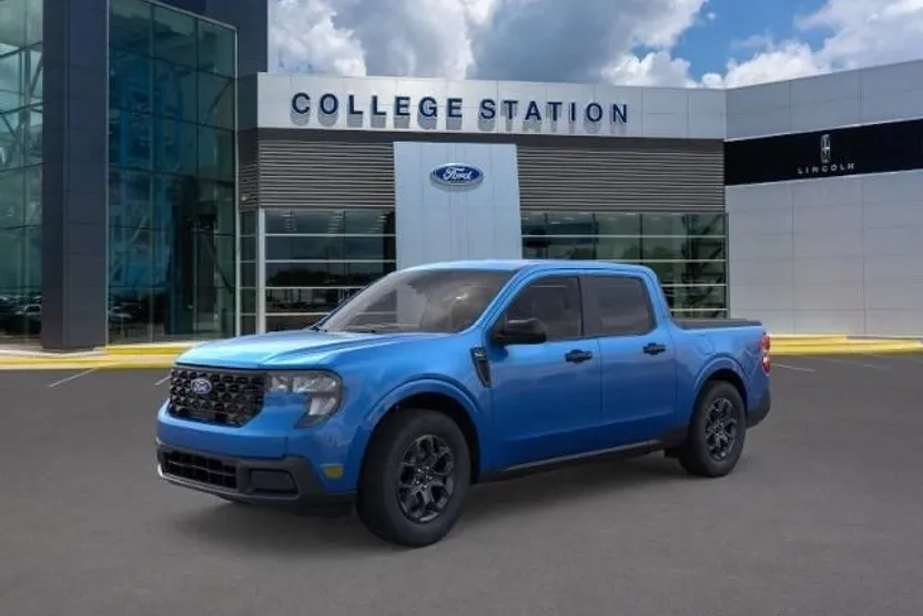 2025 Ford Maverick XLT photo 1