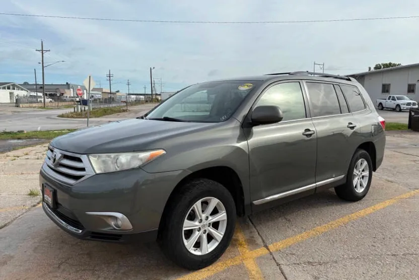 2013 Toyota Highlander Base Hybrid photo 1